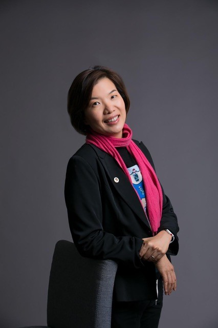 Flora Hui (ENG/ CAN/ MAN)
